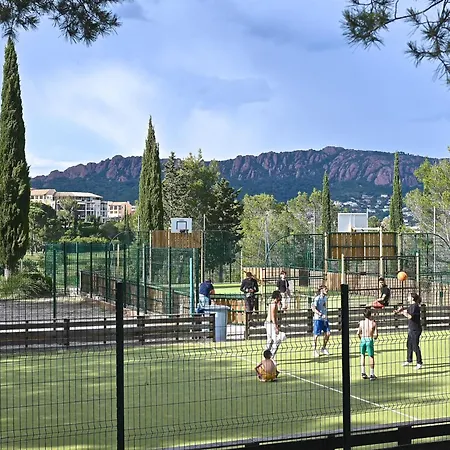 Apartamento Le Village - C4 008 By Interhome Saint-Raphaël